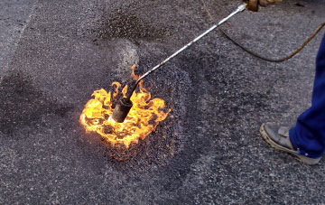 Bryn Saith Marchog flat roofing repairs